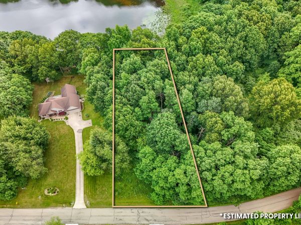 6135 Sweet Clover Hills Drive, Jonesville, MI 49250