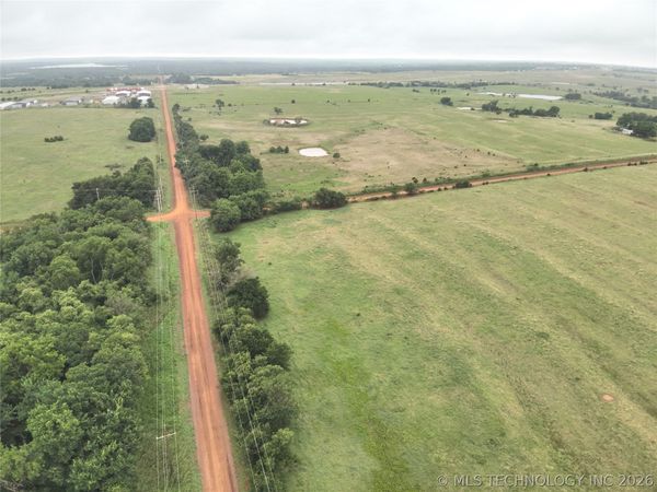 S Henney Road E, Coyle, OK 73027