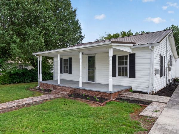 229 Adams St, Smithville, TN 37166