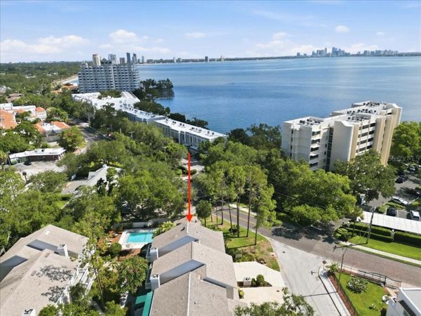 5103 S JULES VERNE COURT , TAMPA, FL 33611