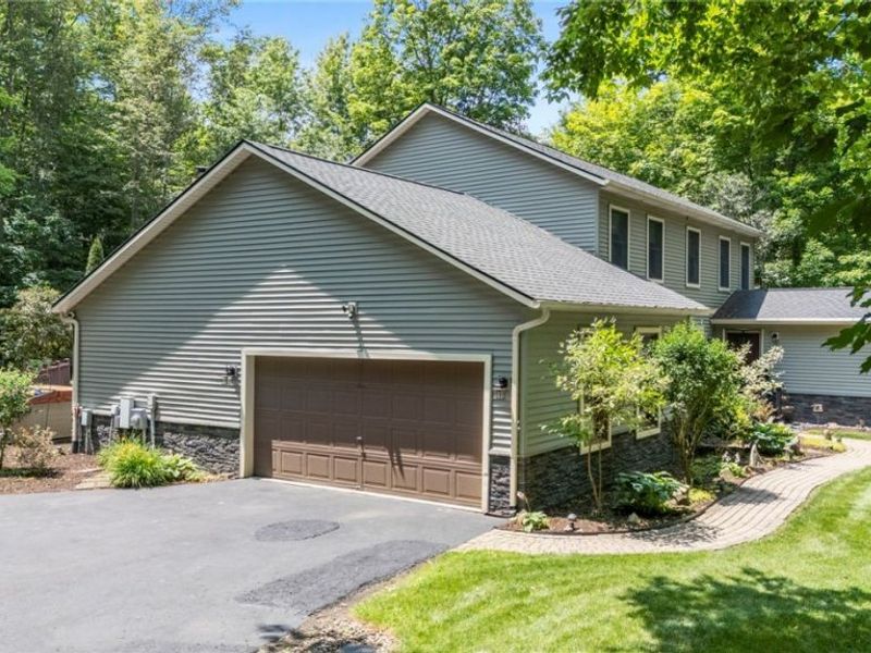 5196 Linda Drive, Medina, OH 44256 Photo 2
