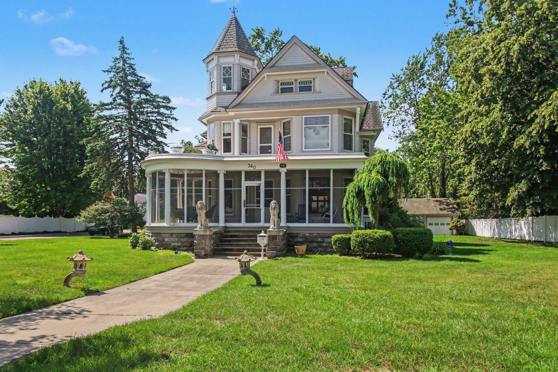 360 E Central Avenue, Zeeland, MI 49464 Main Photo