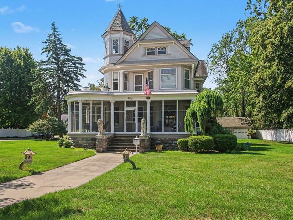 360 E Central Avenue, Zeeland, MI 49464