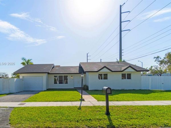 7125 SW 93rd Ct , Miami, FL 33173