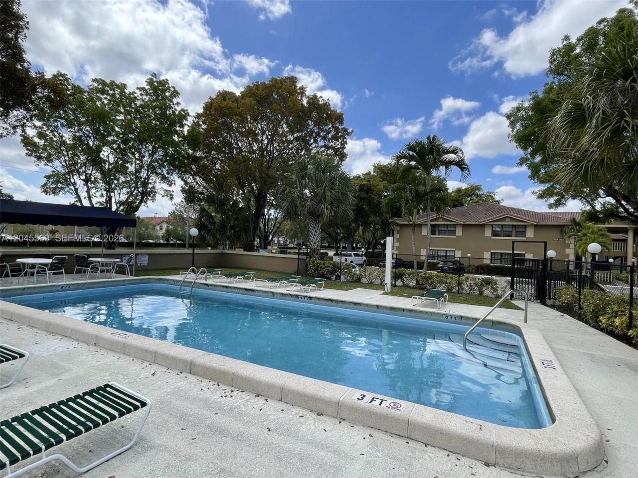 2642 Riverside Dr , Unit 2642, Coral Springs, FL 33065 Photo