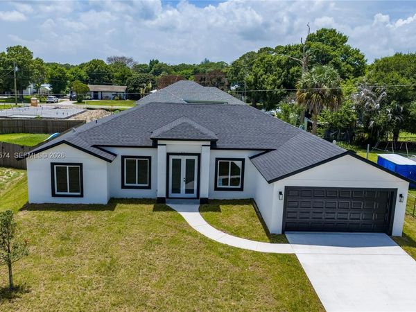 5203 Birch Dr , Fort Pierce, FL 34945