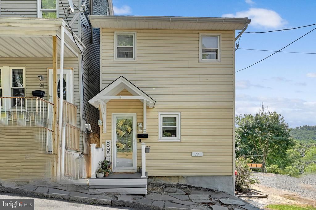 22 E PENN STREET , SCHUYLKILL HAVEN, PA 17972