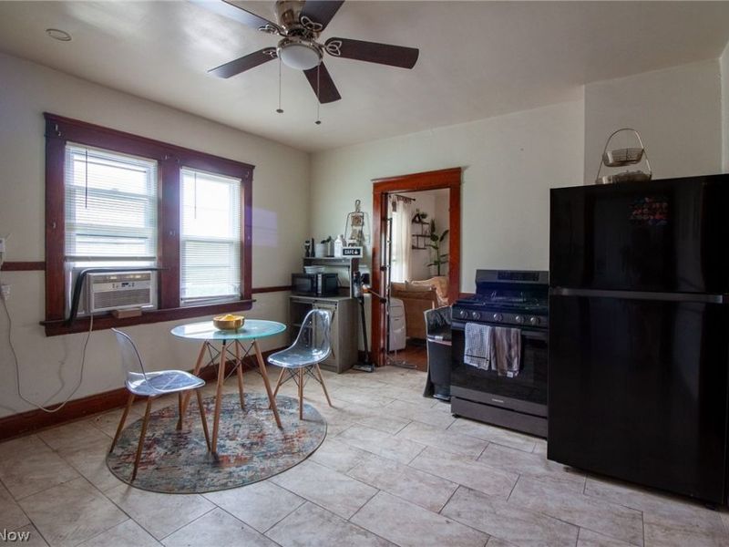 4028 E 53rd Street, Newburgh Heights, OH 44105 Photo 6