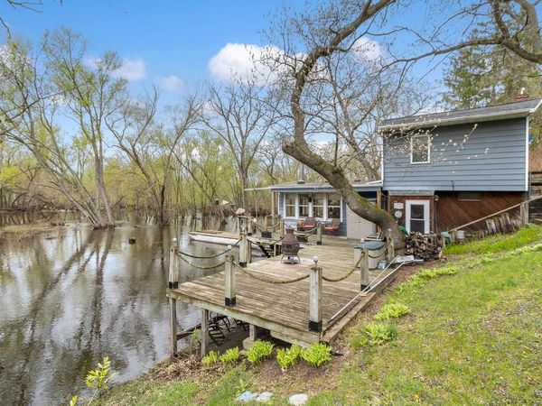 N4607 Oak Knoll Road, Poynette, WI 53955