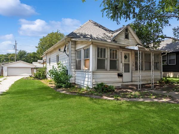 2328 E 14th Street , Des Moines, IA 50316