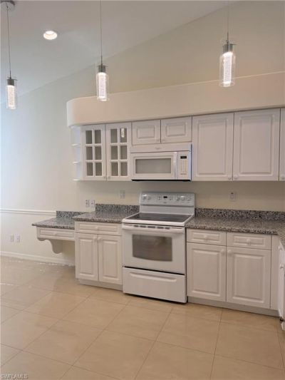 8216 Ibis Cove Cir, Unit B215, Naples, FL 34119 Photo