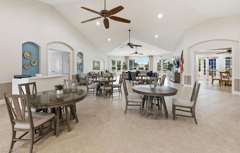 8216 Ibis Cove Cir, Unit B215, Naples, FL 34119 Photo