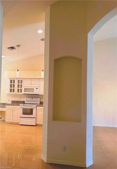 8216 Ibis Cove Cir, Unit B215, Naples, FL 34119 Photo