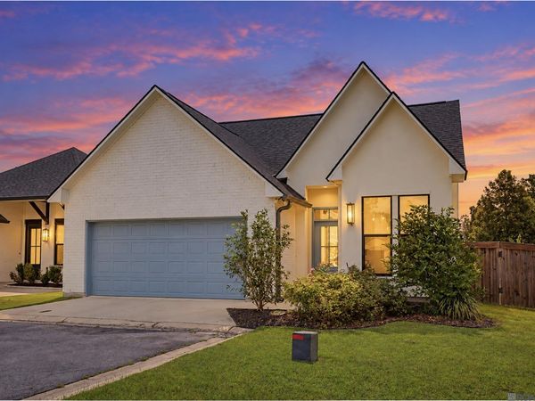 3861 Villa Michel Dr, Baton Rouge, LA 70817