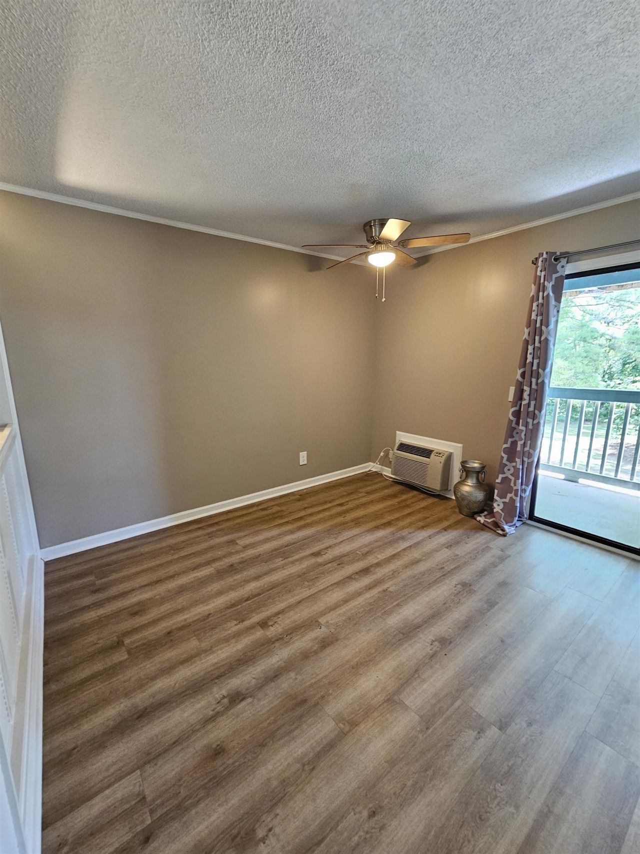 610 Putters Ln. Photo 8