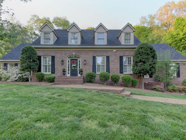 811 Foxwood Rd , Clarksville, TN 37043