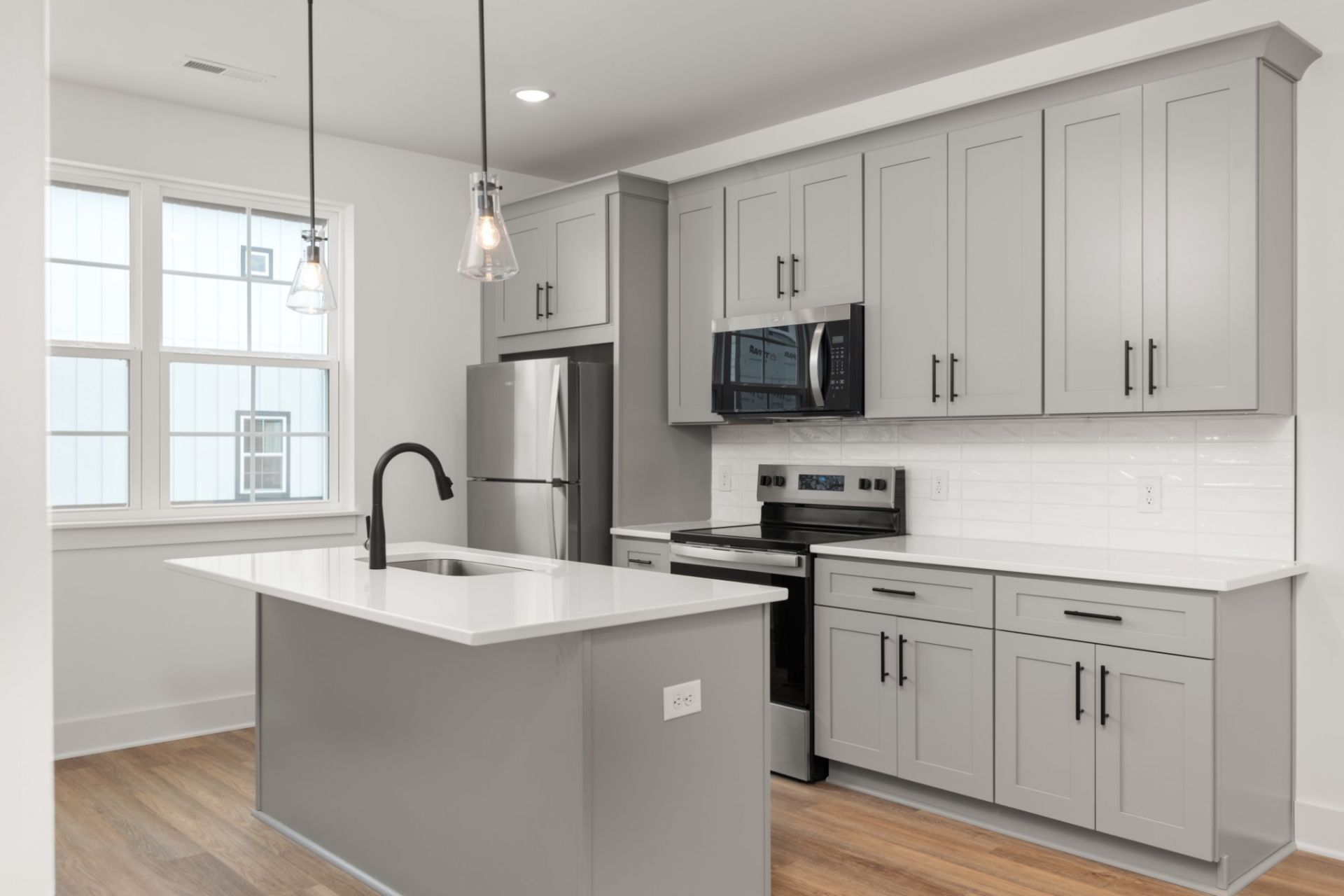 700 N Dupont Ave, Unit #207, Madison, TN 37115 Main Photo