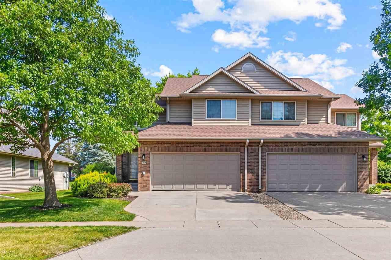 30 E Weston Dr, North Liberty, IA 52317 Main Photo