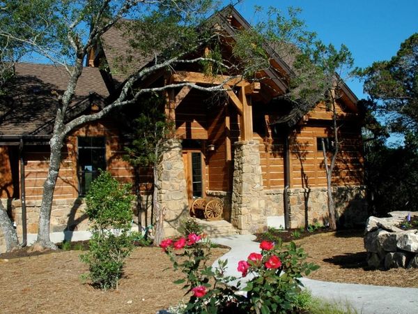 7412 Calming CT, Jonestown, TX 78645