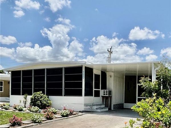 730 Knotty Pine CIR, NORTH FORT MYERS, FL 33917