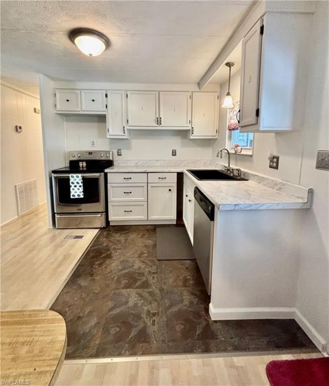 730 Knotty Pine Cir, North Fort Myers, FL 33917 Photo