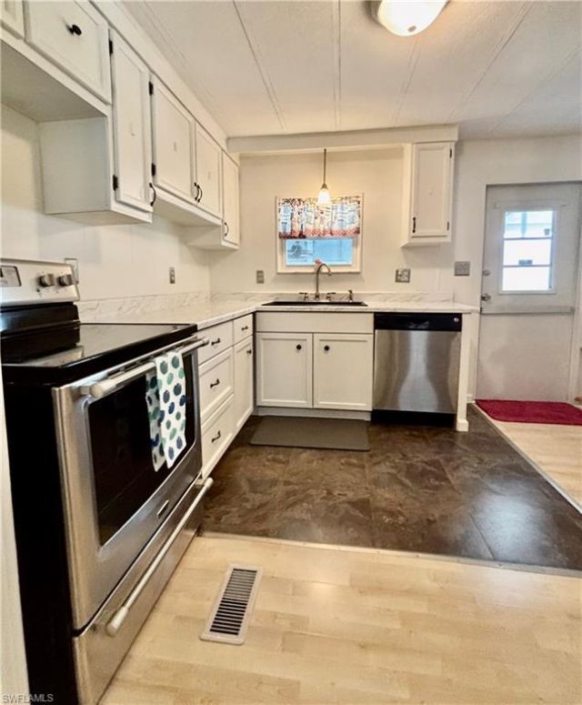 730 Knotty Pine Cir, North Fort Myers, FL 33917 Photo