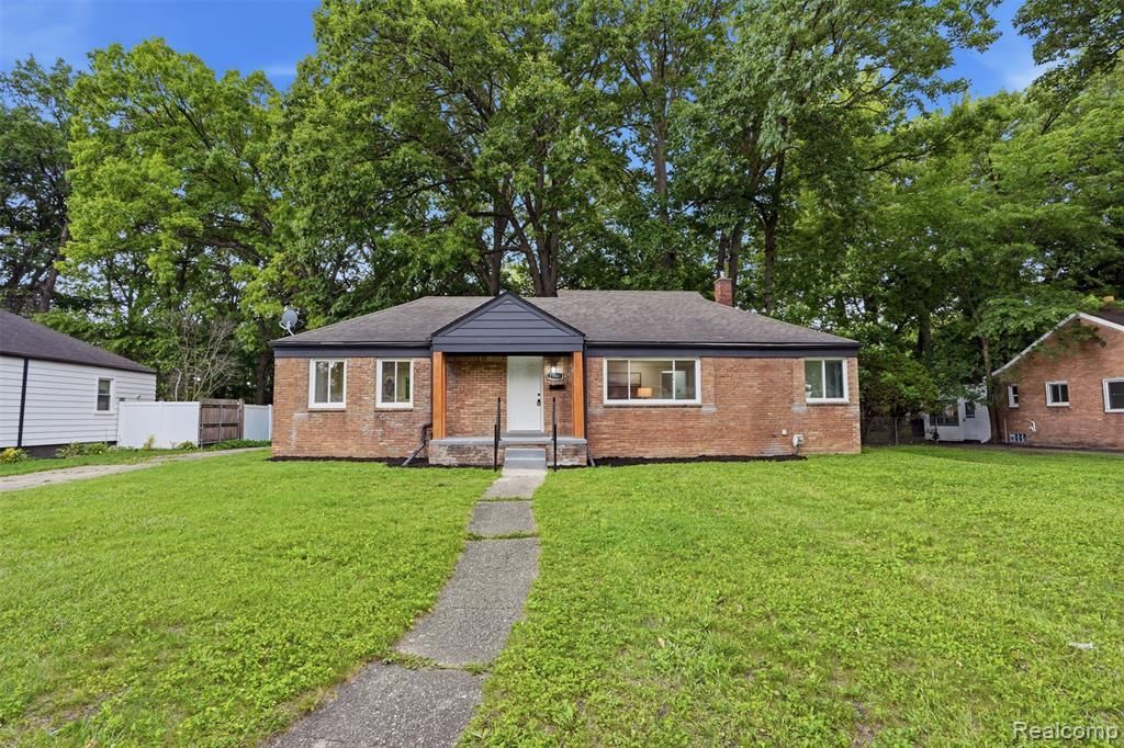 21161 Westhampton Street, Oak Park, MI 48237 Main Photo