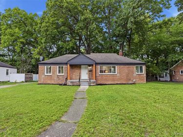 21161 Westhampton Street, Oak Park, MI 48237