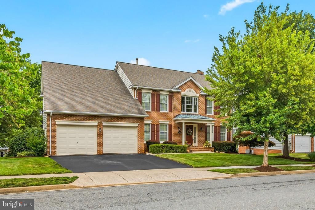 2214 W GREENLEAF DRIVE , FREDERICK, MD 21702