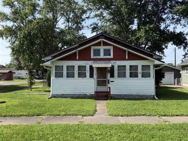 1002 Miller Street, Clinton, IN 47842