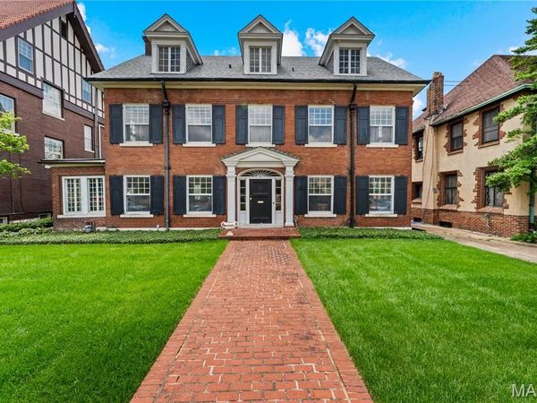 30 Kingsbury Place , St Louis, MO 63112