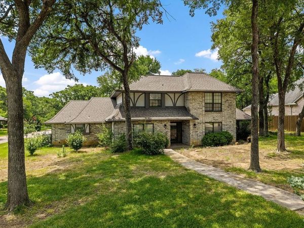 8724 Racquet Club Drive, Fort Worth, TX 76120