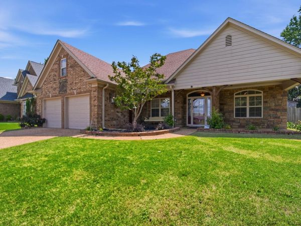 80 MEADOW TERRACE DR, Oakland, TN 38060
