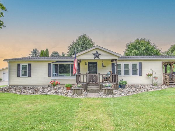 556 N Briggs Road, Quincy, MI 49082