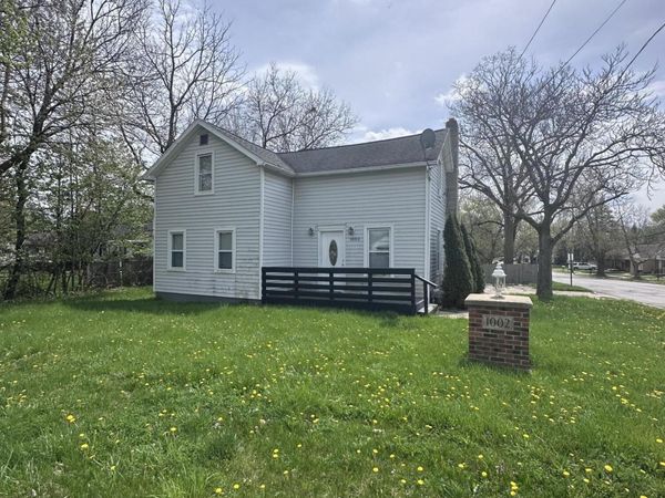 1002 E Oliver Street, Owosso, MI 48867