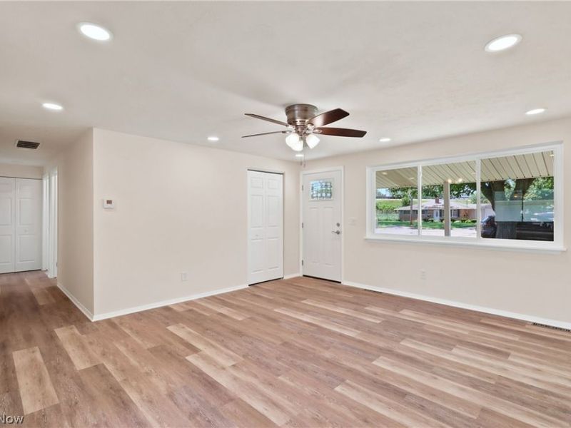 461 Augdon Drive , Elyria, OH 44035 Photo 2