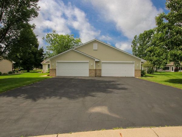 820 Greensview Court NW, Hutchinson, MN 55350