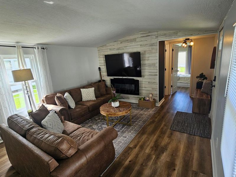 285 Walnut Boulevard , Lewis Center, OH 43035 Photo 3