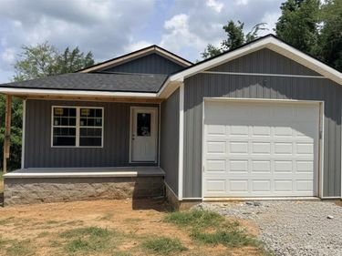 911 E 2nd Street , Russellville, KY 42276