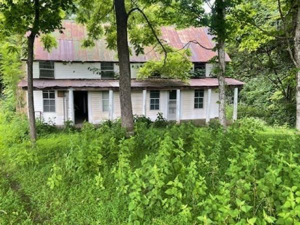 10827 Celina Road , Burkesville, KY 42717