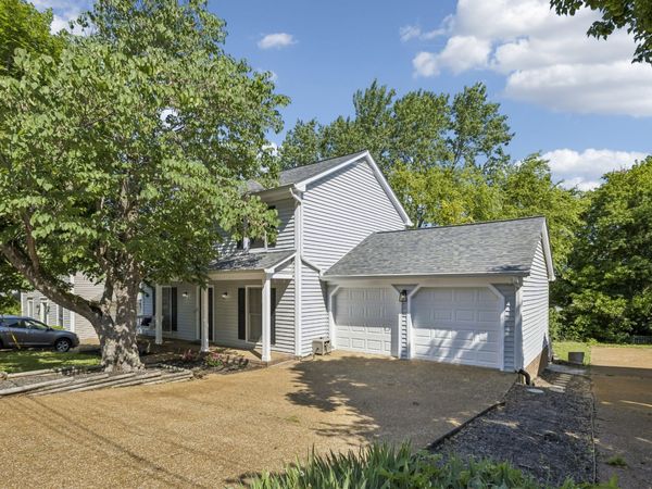 5053 English Village Dr , Nashville, TN 37211