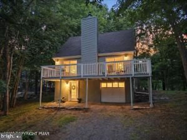 103 NORTHWYND DRIVE , MILFORD, PA 18337