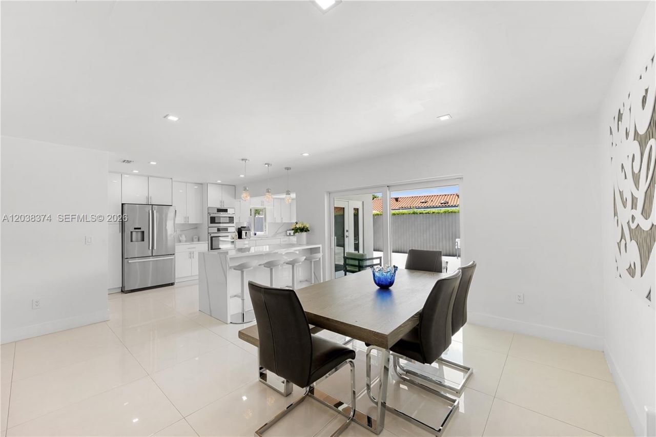 9724 SW 4th Terrace , Miami, FL 33174 Photo