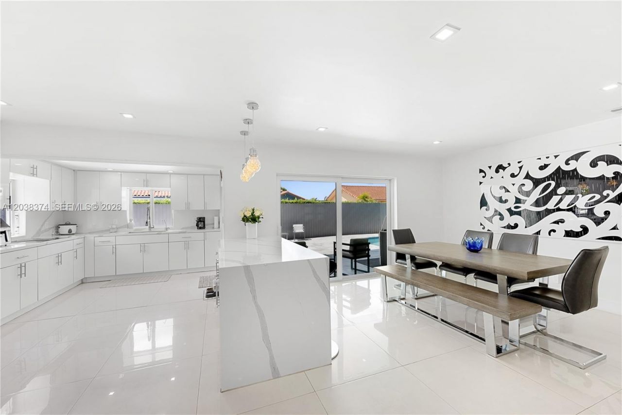 9724 SW 4th Terrace , Miami, FL 33174 Photo