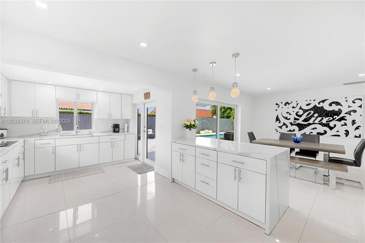 9724 SW 4th Terrace , Miami, FL 33174 Photo