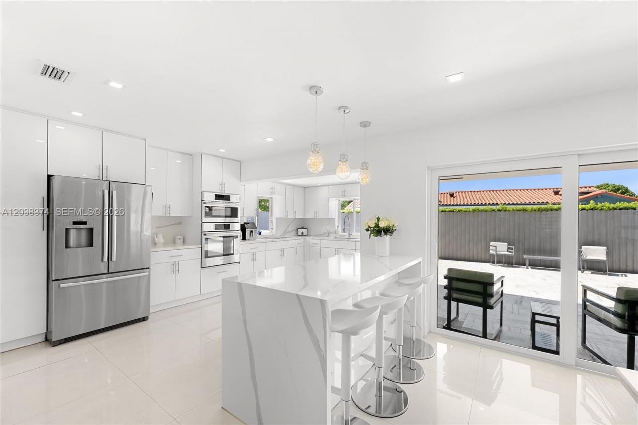 9724 SW 4th Terrace , Miami, FL 33174 Photo