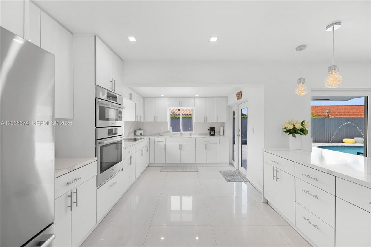 9724 SW 4th Terrace , Miami, FL 33174 Photo