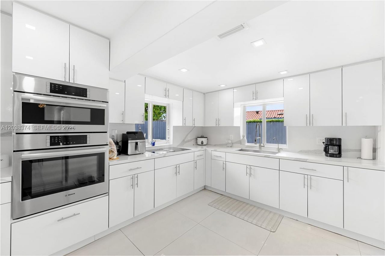 9724 SW 4th Terrace , Miami, FL 33174 Photo