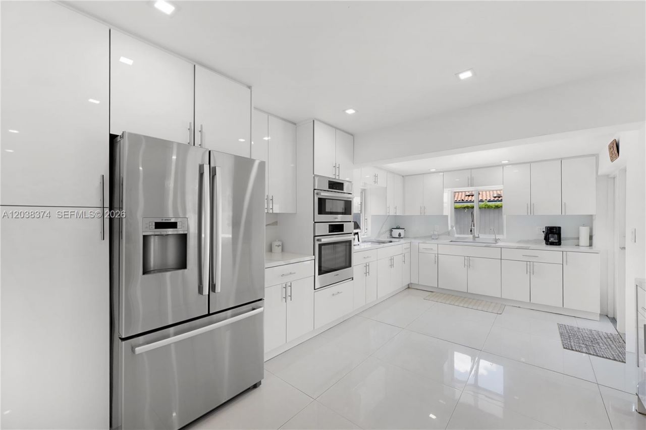 9724 SW 4th Terrace , Miami, FL 33174 Photo