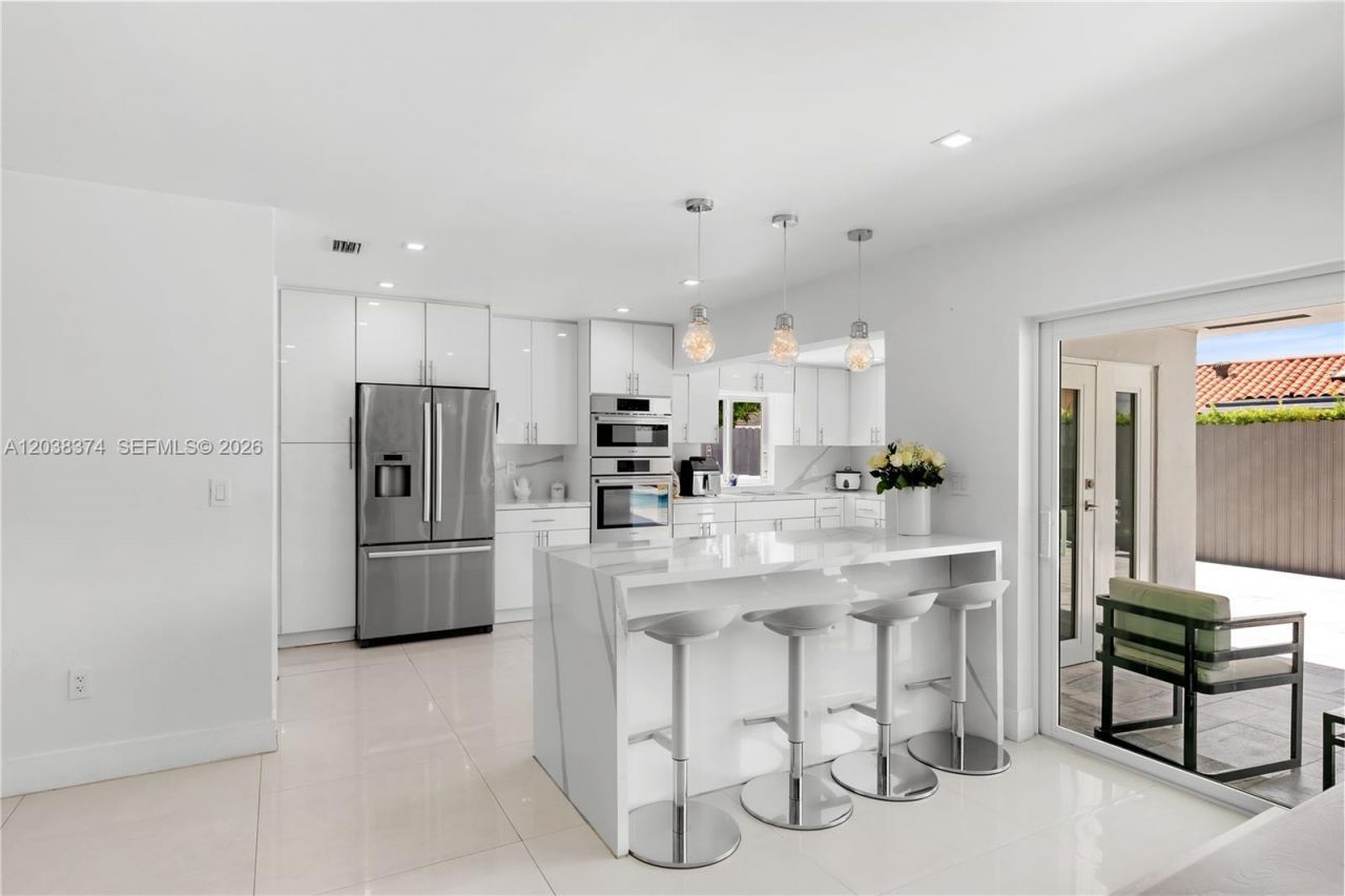 9724 SW 4th Terrace , Miami, FL 33174 Photo